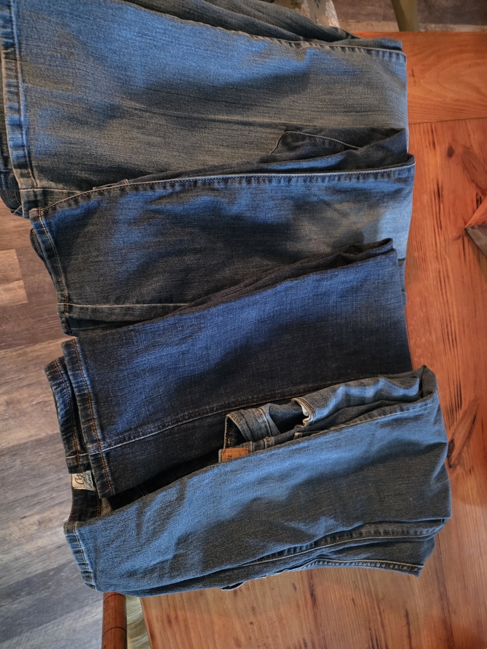 Levi's Women's Mixed Blue Straight Leg Jeans Set - Picture 2 of 2